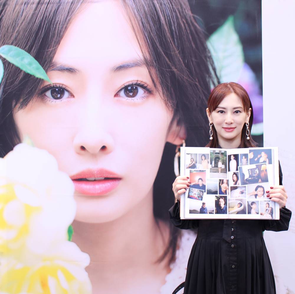 北川景子、写真集記念イベントに2000人　直接受け取ったファンは大興奮「本当に綺麗」