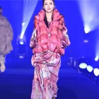めるる、圧巻の美スタイル