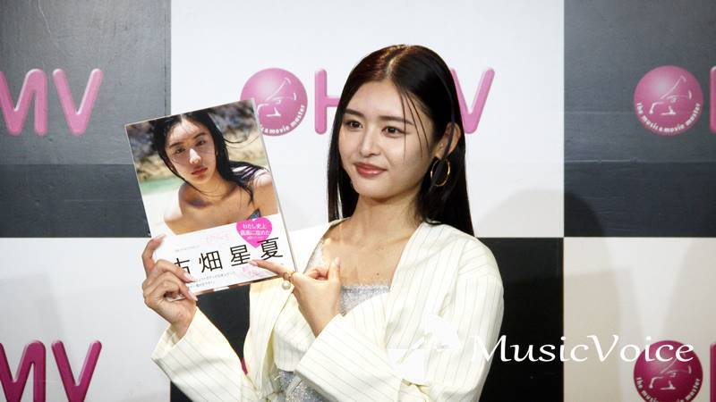 古畑星夏、最初で最後のグラビア　初写真集で大胆肌見せ「どエロいって聞いて勝ちだなって！」