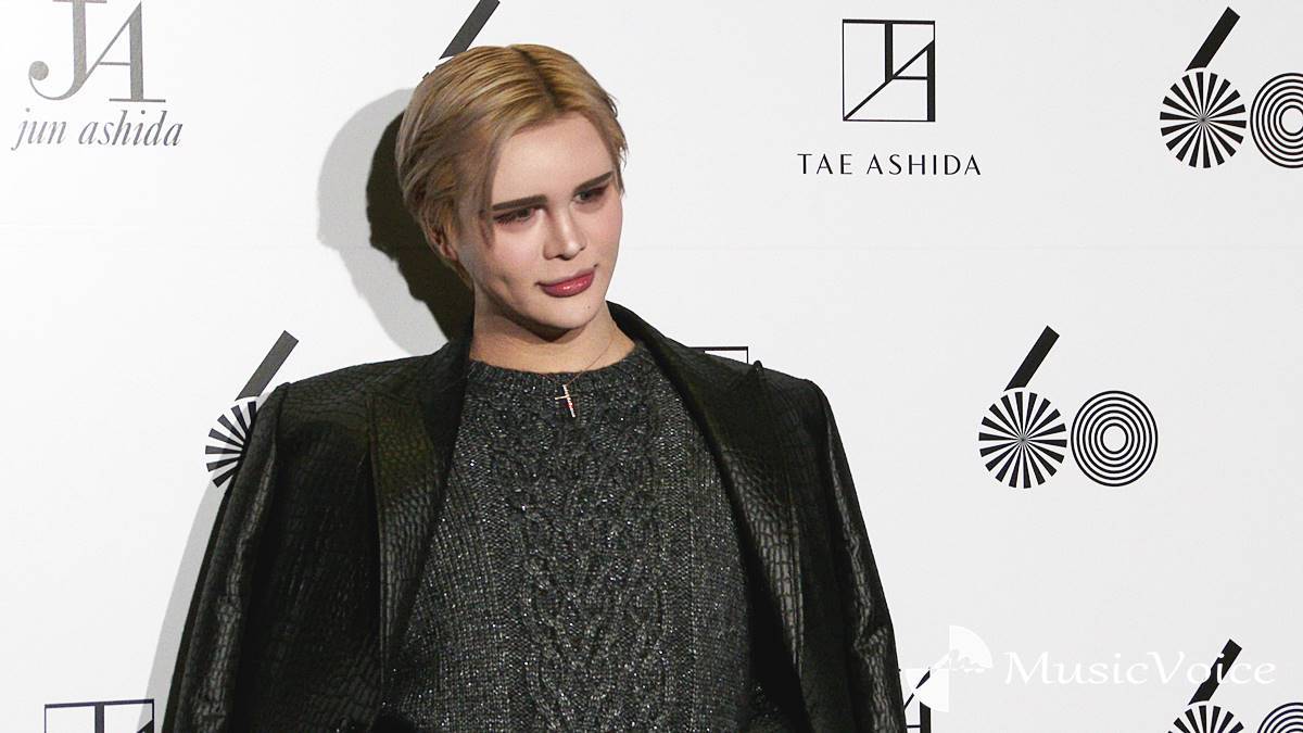 Matt、オートクチュールのパンツに肌馴染みのいいニット「キラキラしてかわいい」