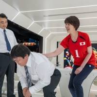 LDHと「有吉の壁」がコラボ、Girls2に謎のメンバー達が弟分として参戦