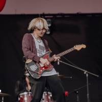 神サイ、初の海外公演は全中国語MCでパフォーマンス