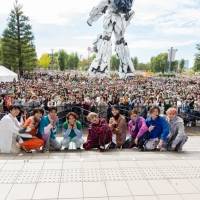 超特急、フリーライブで１万人を動員