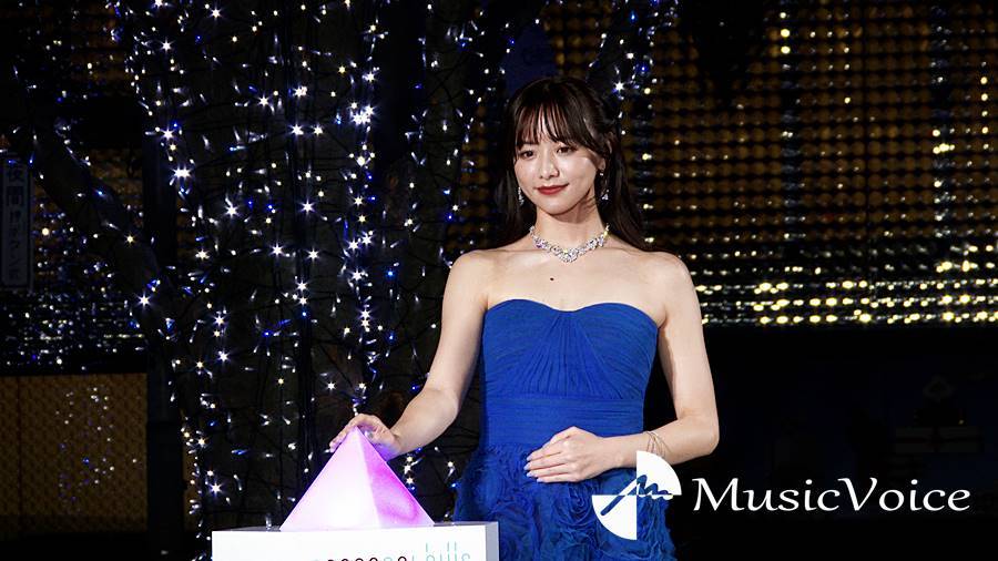 元テレ東アナ・森香澄が点灯式、美しさ放つオフショルドレス　一緒に過ごしたいのは「彼氏」