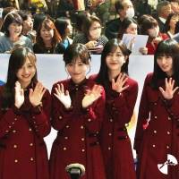 乃木坂46、ブルーカーペットに「緊張するねって」：「MTV VMAJ」Best Group Video -Japan-受賞