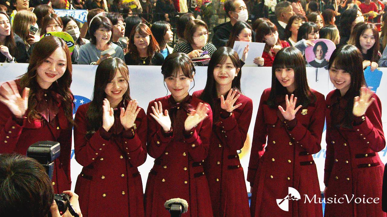乃木坂46、ブルーカーペットに「緊張するねって」：「MTV VMAJ」Best Group Video -Japan-受賞