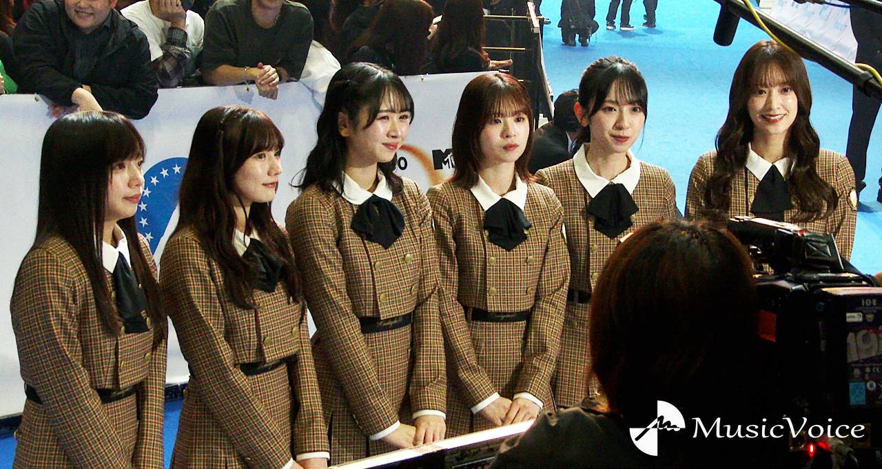 日向坂46、ブルーカーペットに緊張も親近感「空色なので！」：「MTV VMAJ 2023」Best Cinematography受賞