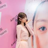 IVEのチャン・ウォニョン、キュートな姿でポップアップストアに来店