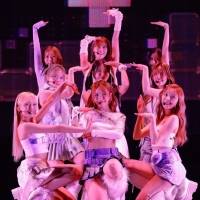 NiziU「MTV VMAJ 2023」に２年振りの登場　韓国デビュー曲「HEARTRIS」圧巻のパフォーマンス