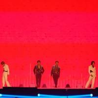 東方神起のステージにRIIZEがサプライズ登場　東京ドームが興奮の坩堝と化す