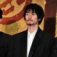 栁俊太郎、一人二役「こんがらがった」
