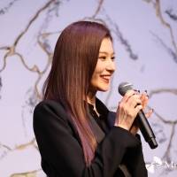 TWICE SANA、女性ファンの“告白”に笑顔