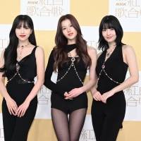 MISAMO・SANA、来年の抱負「風邪を早く治したいです」：紅白リハ