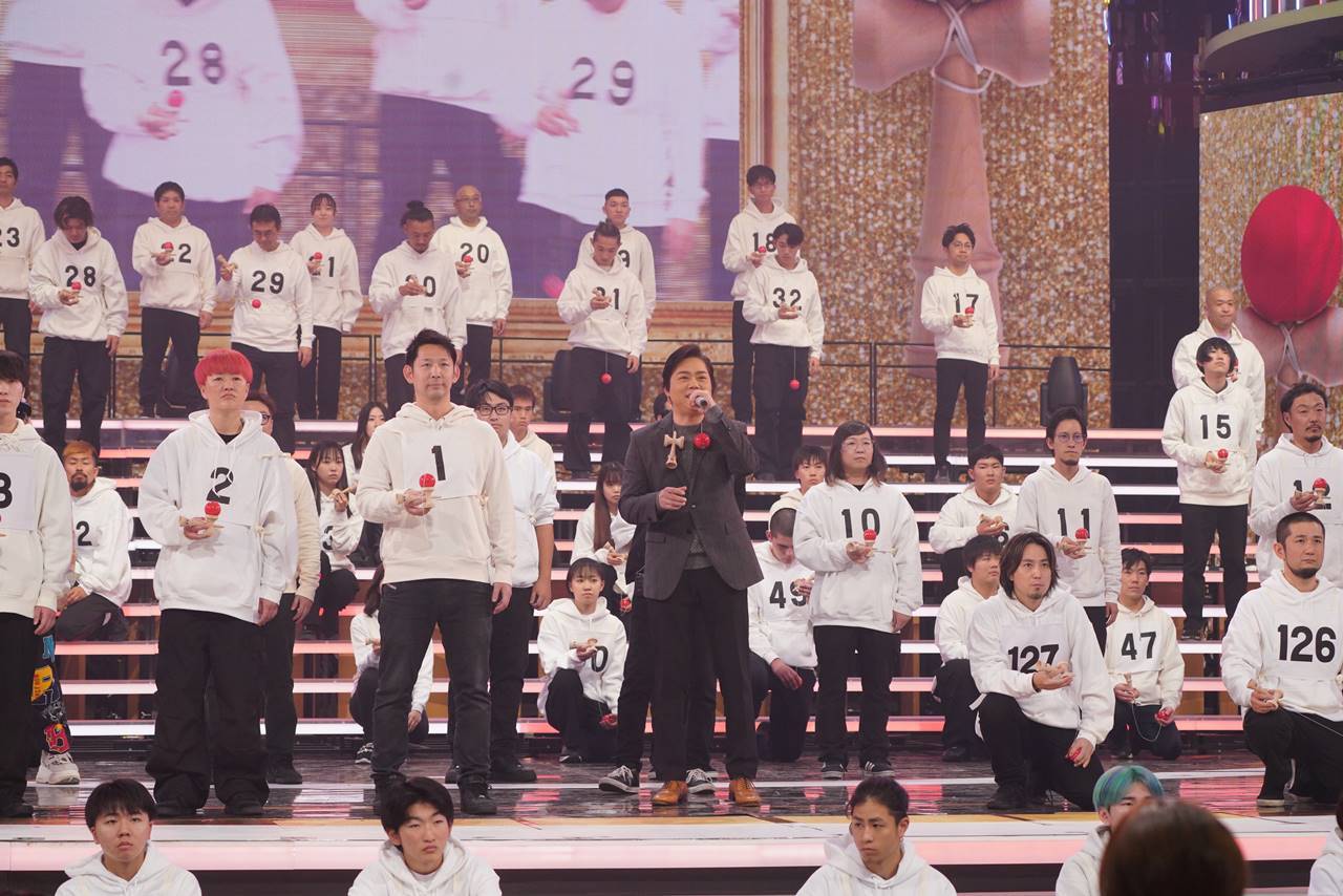 三山ひろし、けん玉・世界記録挑戦　リハでしっかり決める：紅白リハ（音合わせ）