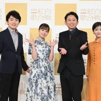 有吉弘行×橋本環奈×浜辺美波、司会陣息ぴったり　囲み取材で笑い絶えず：紅白リハ（一問一答）