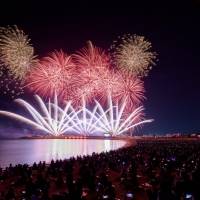 音楽と花火のエンターテイメント「Disney Music & Fireworks」