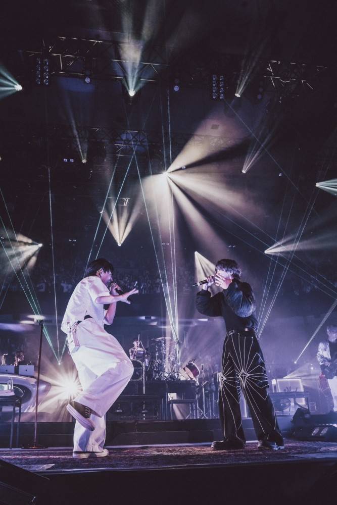 UVERworld、恒例のクリスマス・ライブを武道館で開催　BE:FIRSTのSHUNTOがゲストで登場