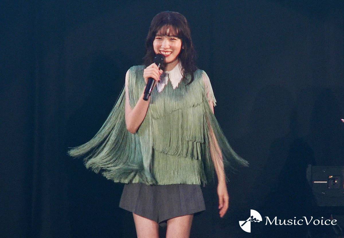 永野芽郁、すらり美脚！レアなミニ姿が反響「足細い！」「天使すぎる」