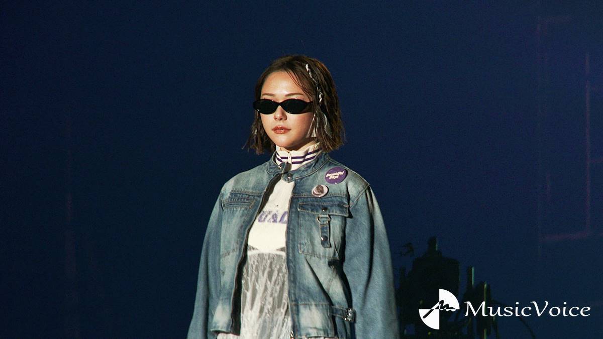 村重杏奈、バラエティ顔を封印してランウェイ　一ステージのトリを飾る