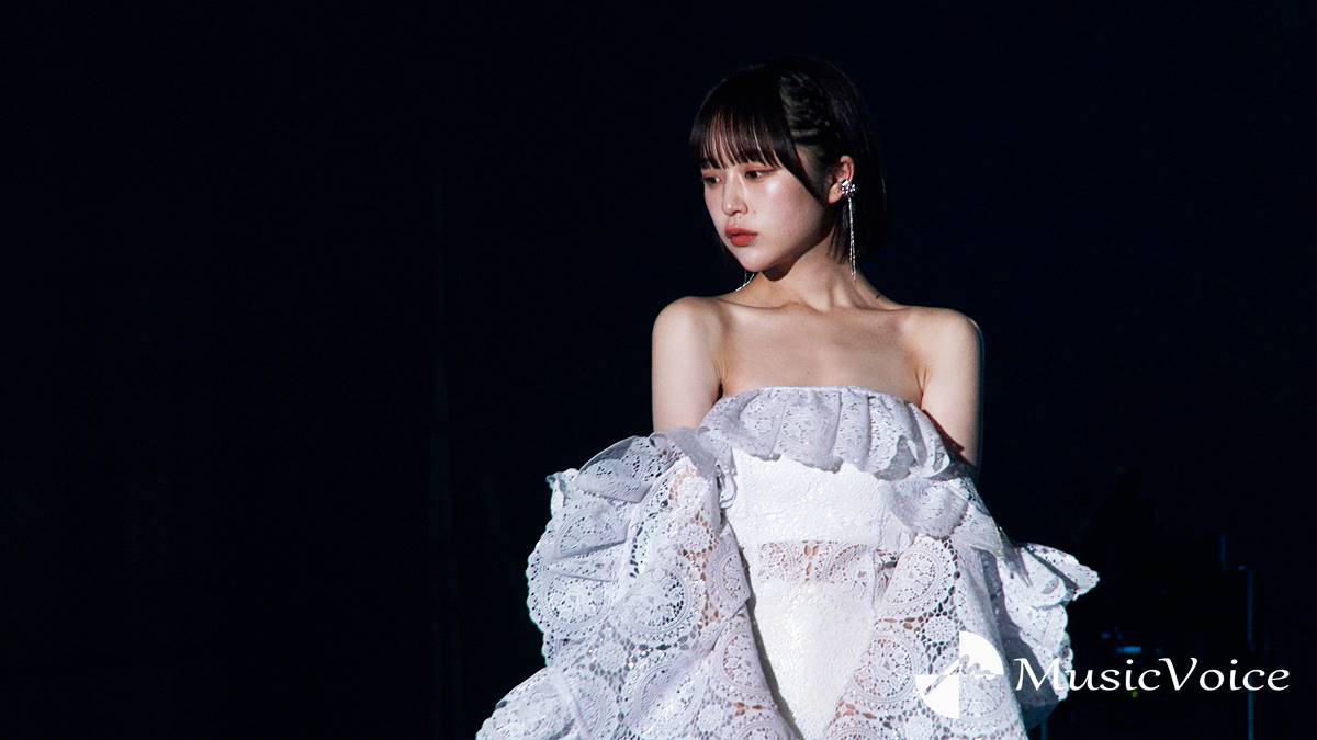 なえなの、美しい大胆肌見せ　堀未央奈ら“オクシズ”イメージの衣装でランウェイ