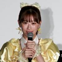 NMB48上西怜「アイドル失格」撮影合間に山本望叶と変顔撮影