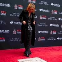 YOSHIKI、米チャイニーズ・シアター手形・足形完成披露セレモニー