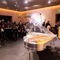 YOSHIKI、米チャイニーズ・シアター手形・足形完成披露セレモニー