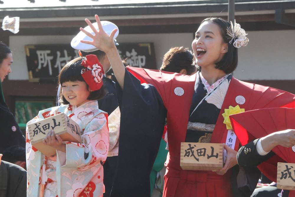 貴乃花次女・白河れい＆人気子役・永尾柚乃が成田山節分会で豆まき