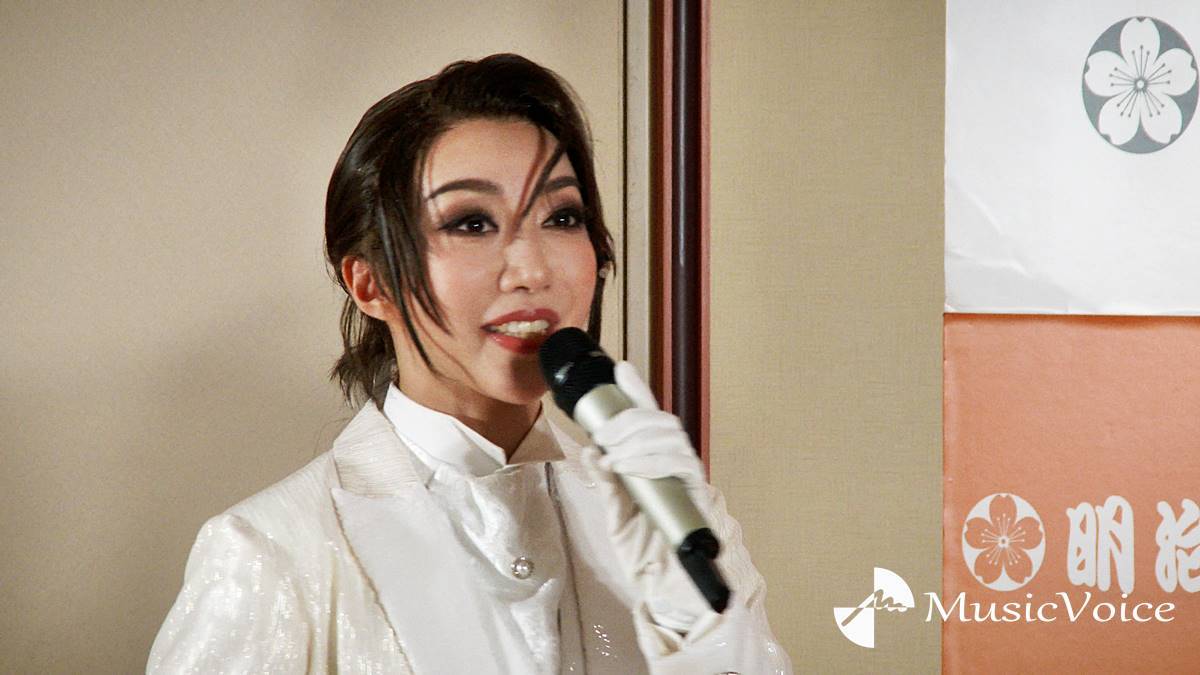 美弥るりか「まるで一人ミュージカルな役」宝塚退団から約４年も男役の所作「染み付ている」