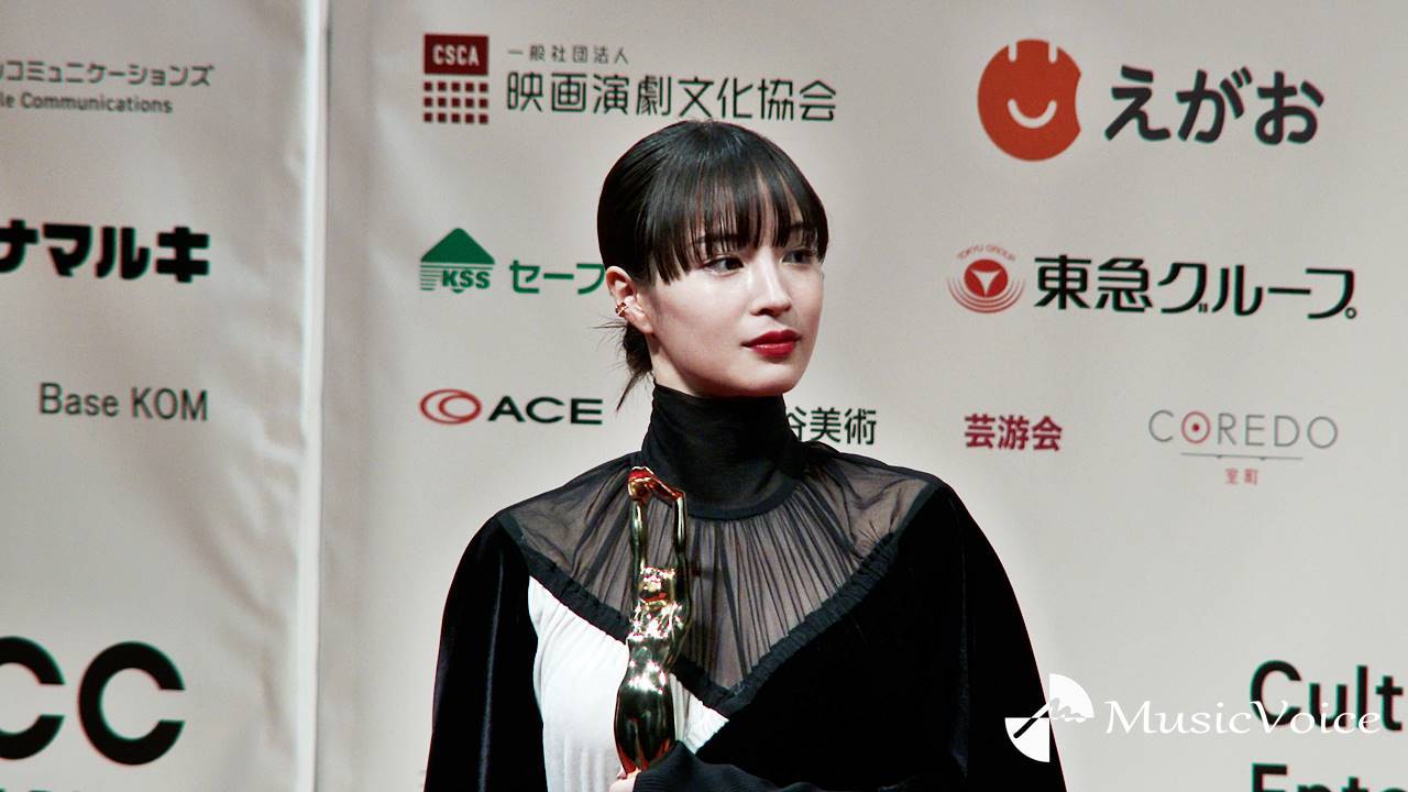 広瀬すず「キリエのうた」女優助演賞、岩井監督の一言に照れ顔