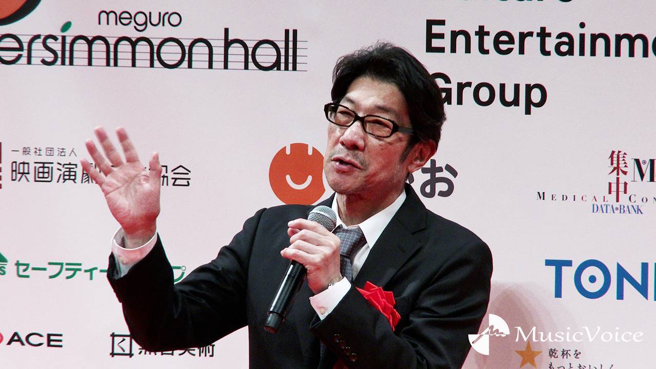 阪本順治監督、モノクロ映画の魅力「光と影の世界」墨絵の映像美が一つの言語に