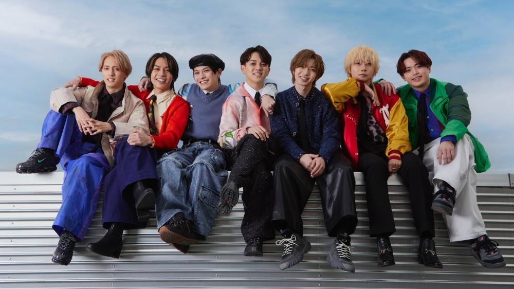 Travis Japan、新曲「T.G.I. Friday Night」ジャケ写公開＆インスタアカウントで撮影シーンも