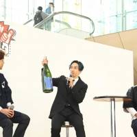 EXILE橘ケンチ、福井市特別１日駅長に　福井駅の出発式で発車の合図