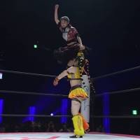 湯本亜美、プロレスデビュー戦で白星