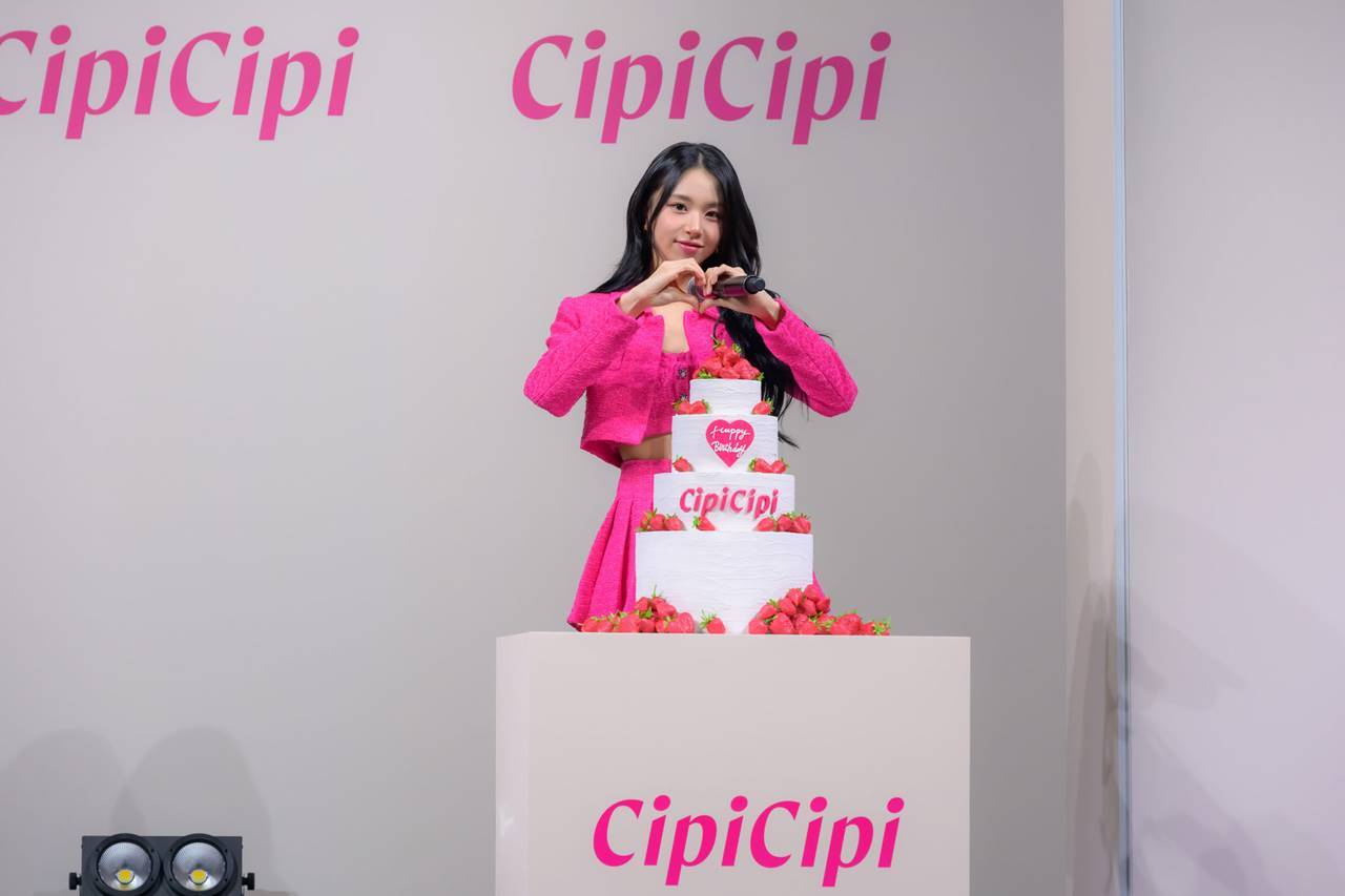 TWICEチェヨン、大好きないちごケーキのサプライズに「嬉しい～幸せ」