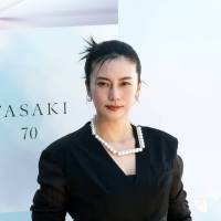 柴咲コウ、上品な美しさ　総額4300万円の豪華ジュエリーまとう