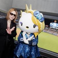 YOSHIKI、突然の音響トラブルに即興で間奏を作曲しアメリカ国歌を２回演奏