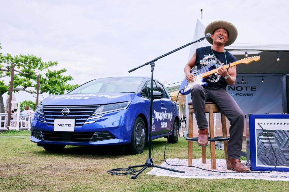 平井大、ギター体験展示ブースにサプライズ登場　新曲「Walk Together」を披露