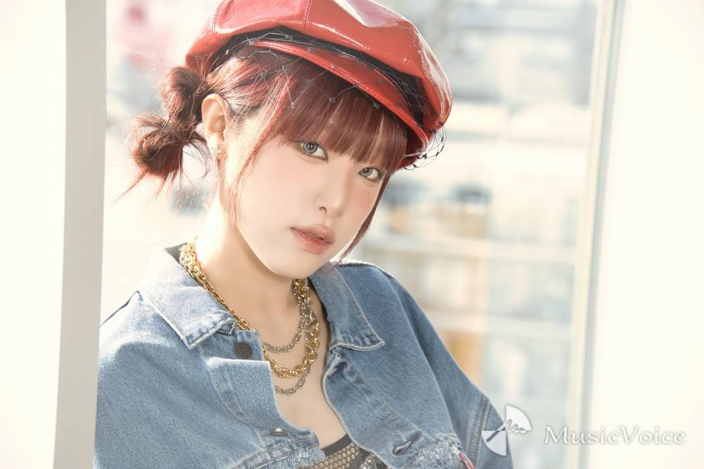 IZ*ONE出身イェナ、活動の中で重要な“スマホアプリ”とは？