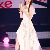 山本舞香、輝く美肌