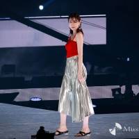 髙橋ひかる、ワンショルダーニット