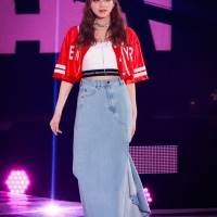 AMEFURASSHI・愛来、大胆美脚