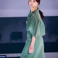 森香澄、大人な着こなし