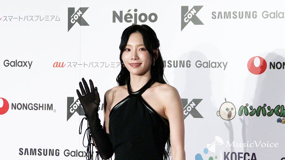 少女時代テヨン、美スタイル際立つブラックコーデ