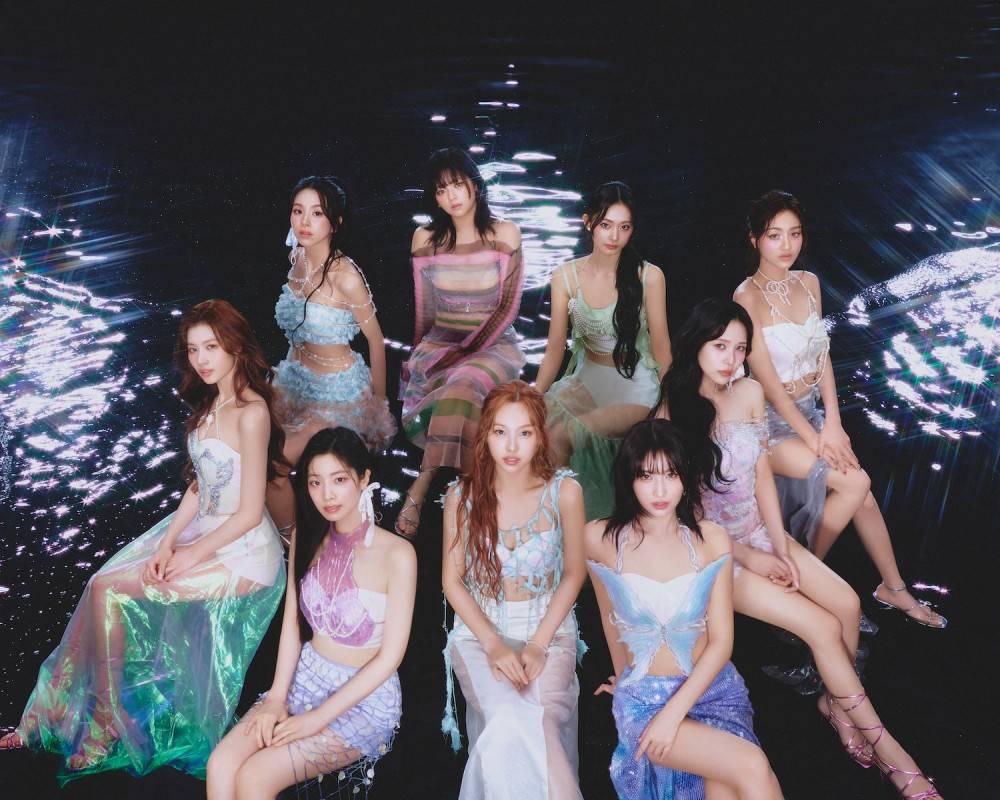 TWICE、自身５枚目の日本オリジナルアルバム『DIVE』リリース＆新ビジュアル公開
