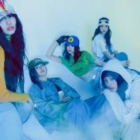 NewJeans、日本デビューシングル「Supernatural」ジャケット公開