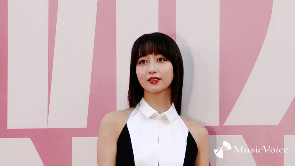 Cocomi、ホルターネックドレスで大胆肌見せ　「愛とは何か…」という質問に…