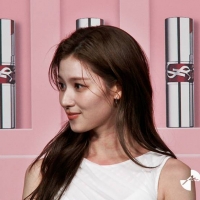 TWICE SANA、ボディラインくっきり