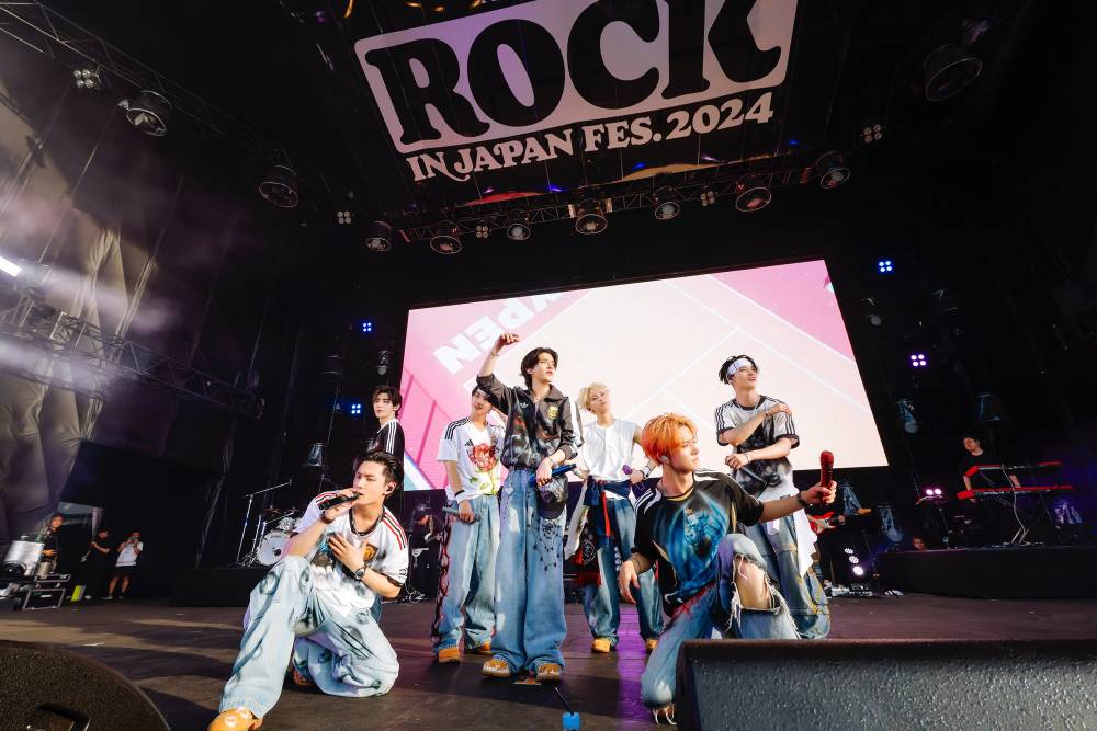 ENHYPEN、躍動感あふれるバンドライブで観客を魅了