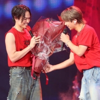 今市隆二、ソロアリーナツアーファイナル公演に“親友”北山宏光がサプライズ登場